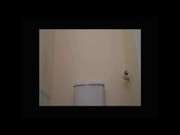 Видео подглядывание в русском туалете